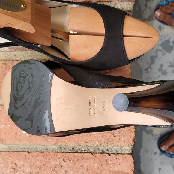 Taryn Rose peep toe heels - Picture 5 of 7